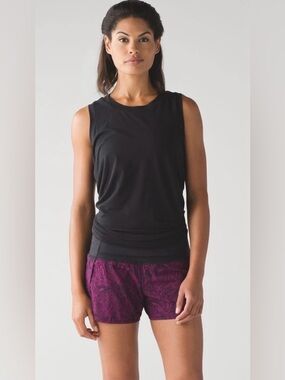 Lululemon Run Times Shorts Mini Antique Paisley Deep Fuschia Black Size 4